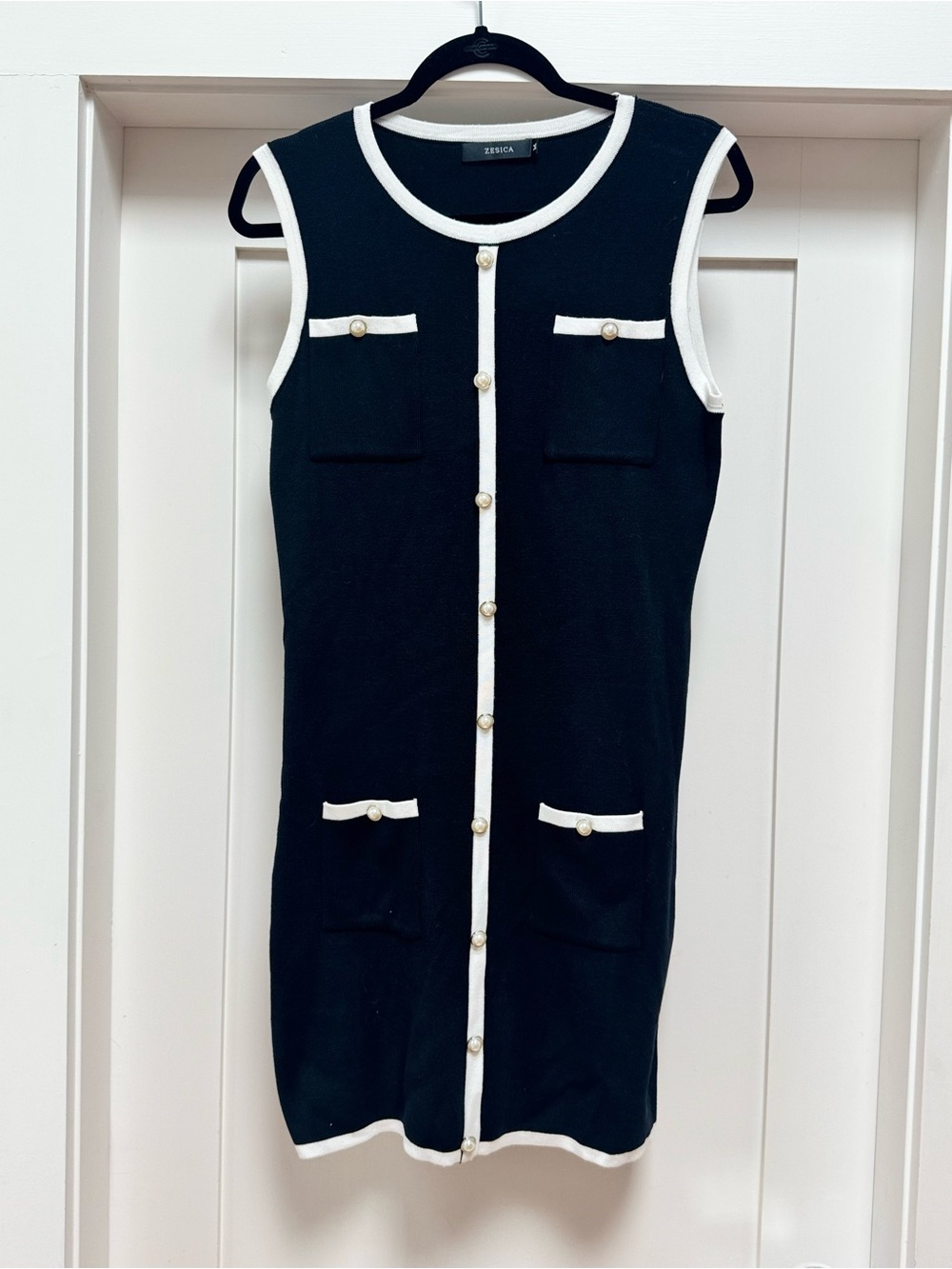Black & White Sleeveless Knit Dress